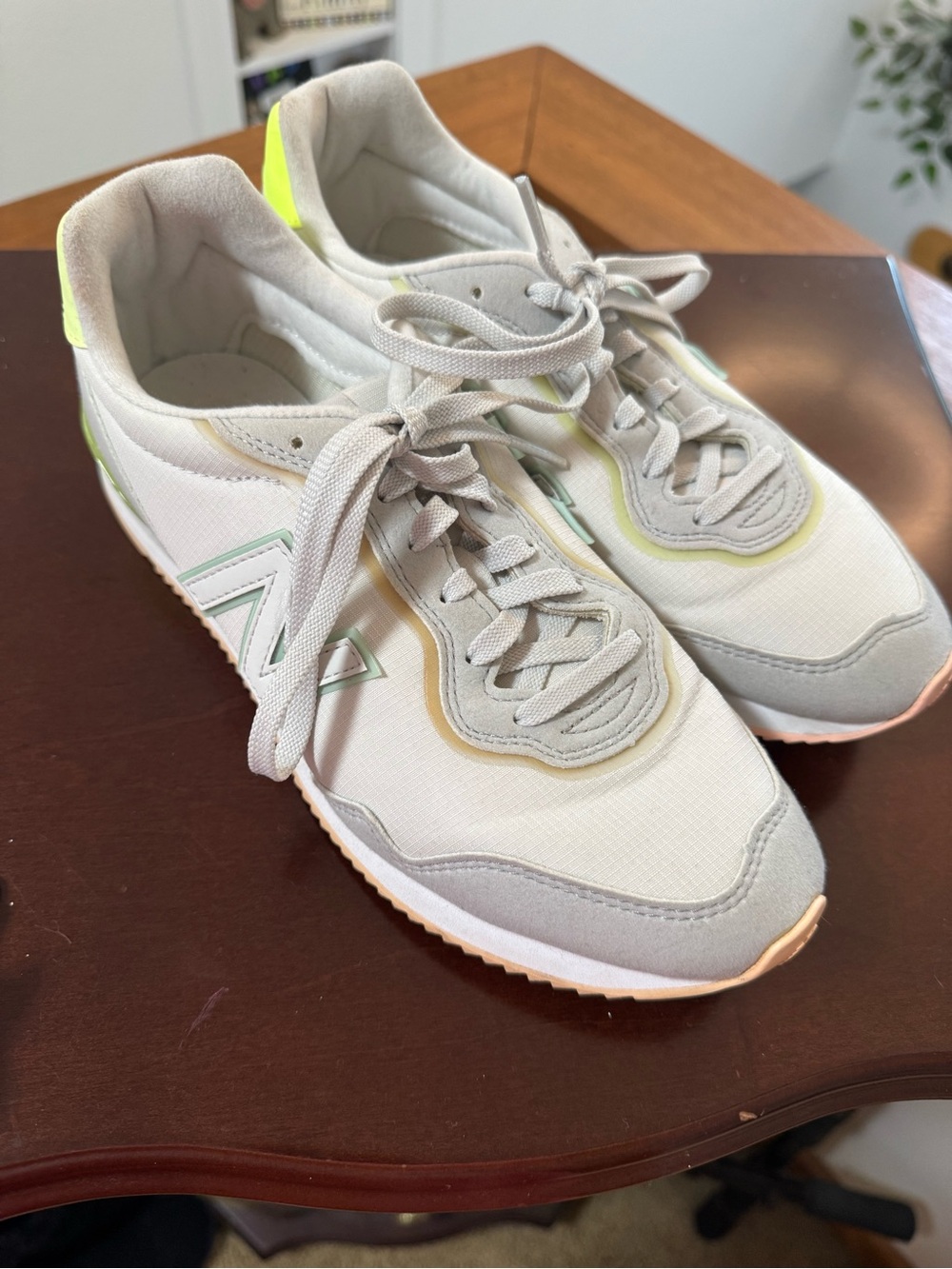 New Balance Women's Light Gray Sneakers with Neon Yellow Accents Sola Sleek